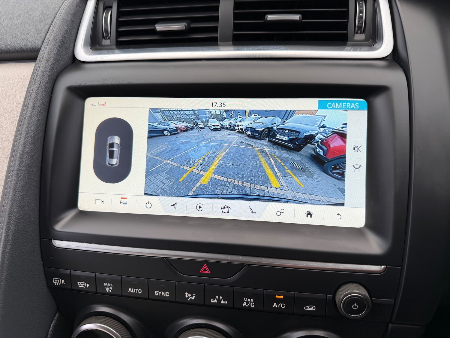 Used Jaguar E-Pace 2018 for sale - 77631363: Photo 10