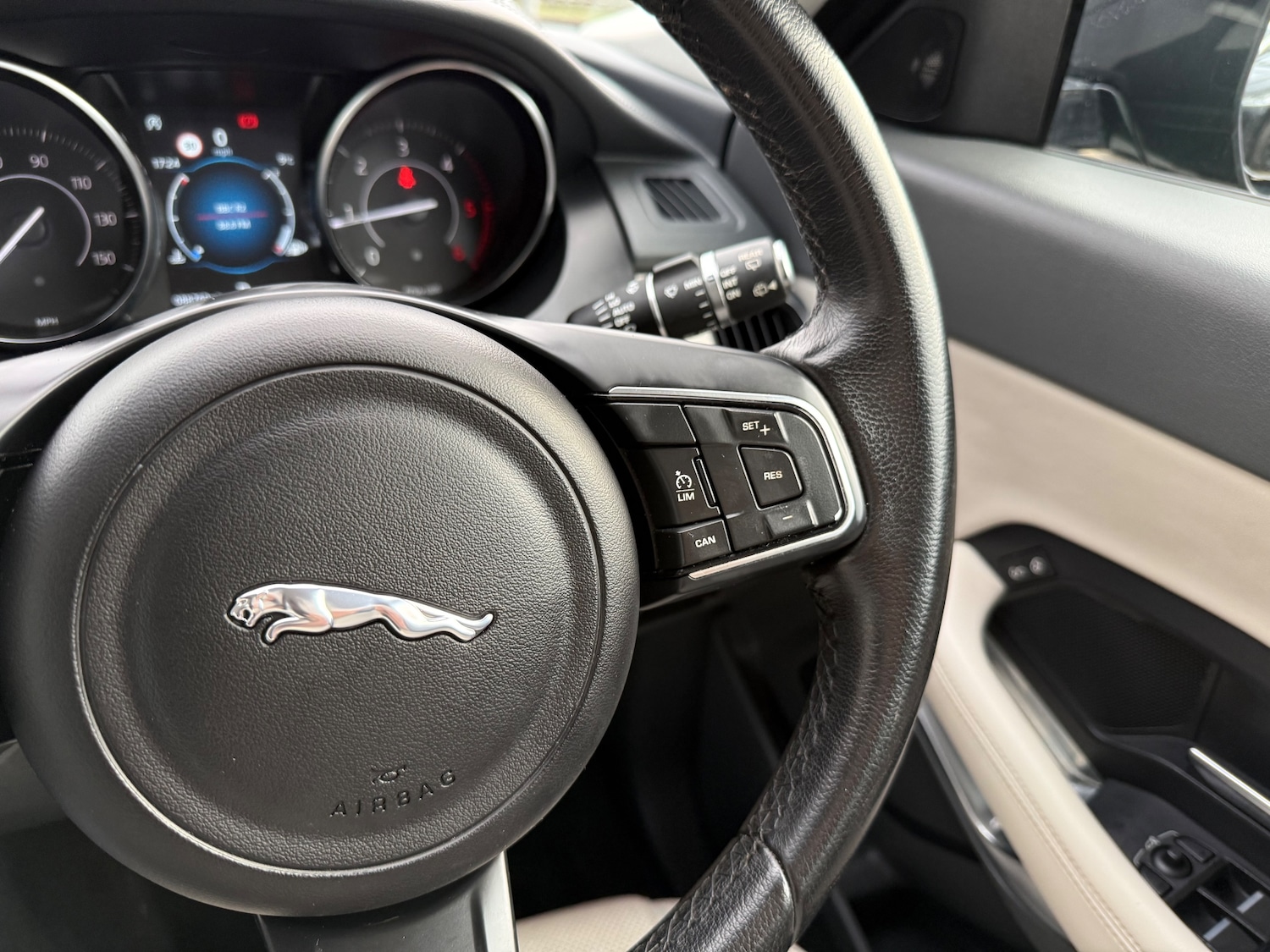 Used Jaguar E-Pace 2018 for sale - 77631363: Photo 45