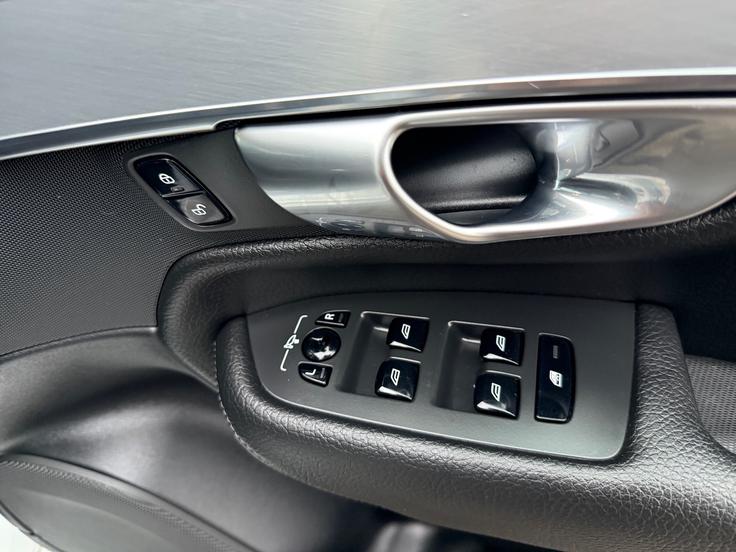 Used Volvo XC90 2017 for sale - 76523409: Photo 54