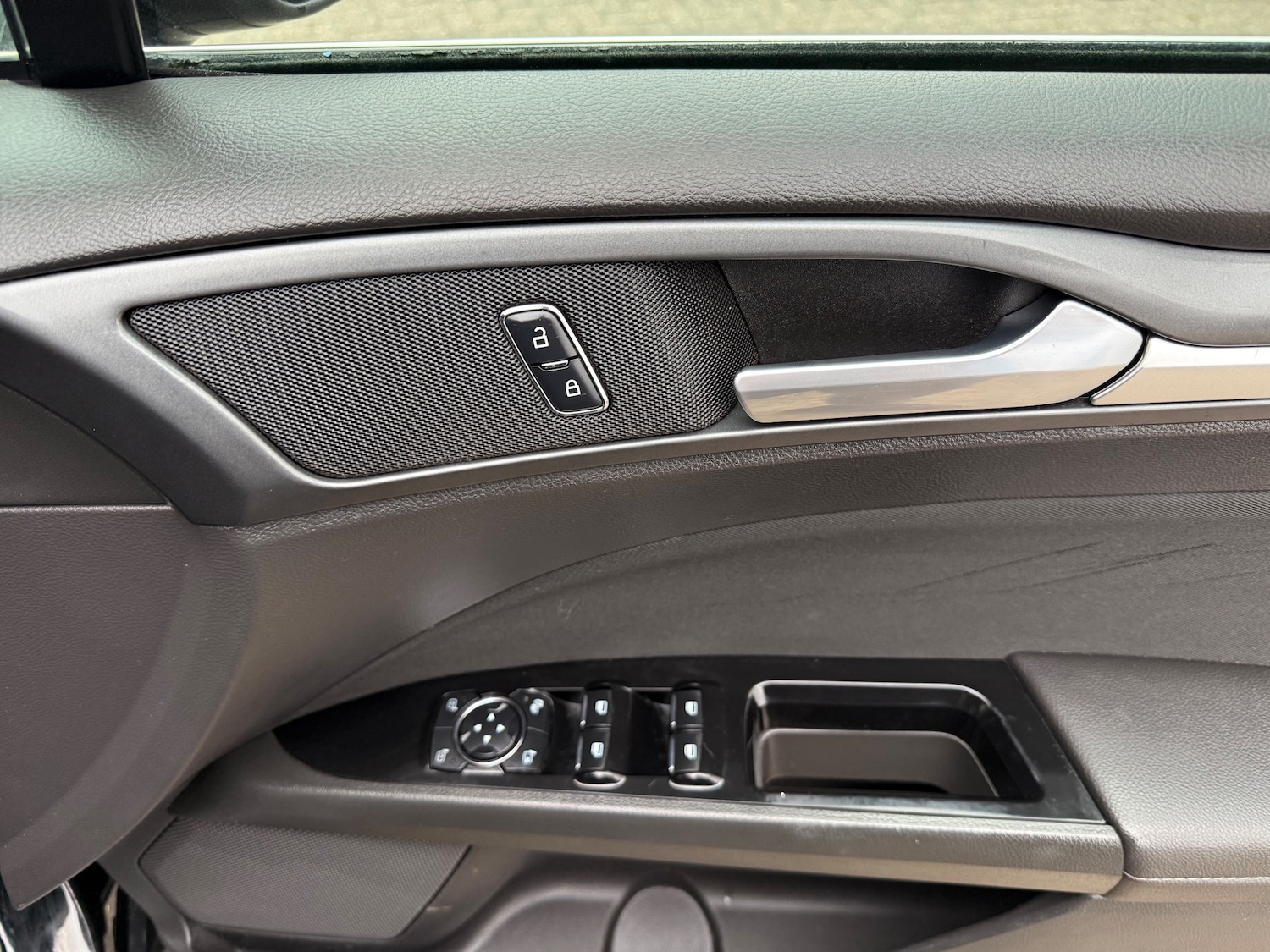 Used Ford Mondeo 2016 for sale - 76767457: Photo 41