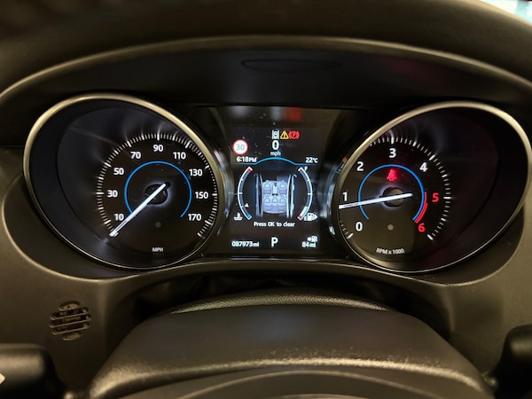 Used Jaguar XE 2016 for sale - 75608373: Photo 21