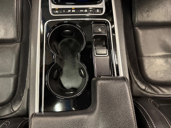 Used Jaguar XE 2016 for sale - 75608373: Photo 22