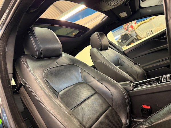 Used Jaguar XE 2016 for sale - 75608373: Photo 34
