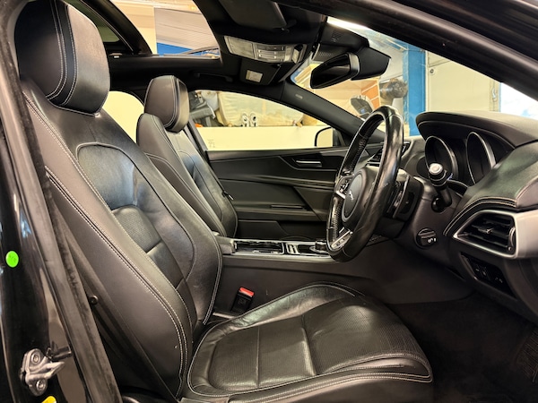 Used Jaguar XE 2016 for sale - 75608373: Photo 35