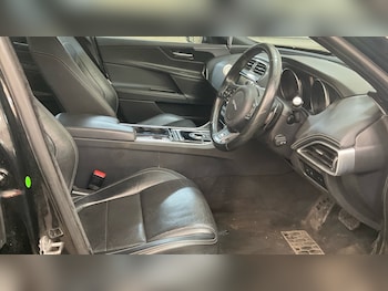 Used Jaguar XE 2016 for sale - 75608373: Photo