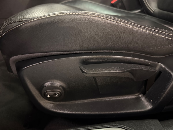 Used Jaguar XE 2016 for sale - 75608373: Photo 46