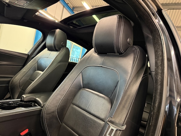 Used Jaguar XE 2016 for sale - 75608373: Photo 48
