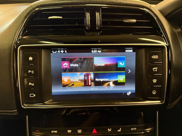 Used Jaguar XE 2016 for sale - 75608373: Photo 6