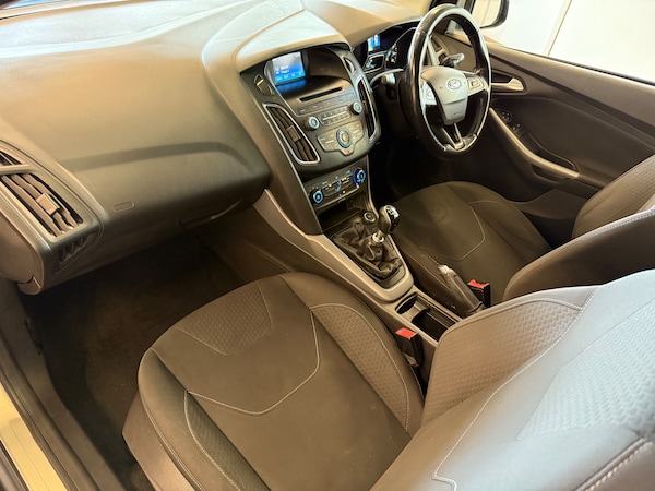 Used Ford Focus 2015 for sale - 75639201: Photo 11