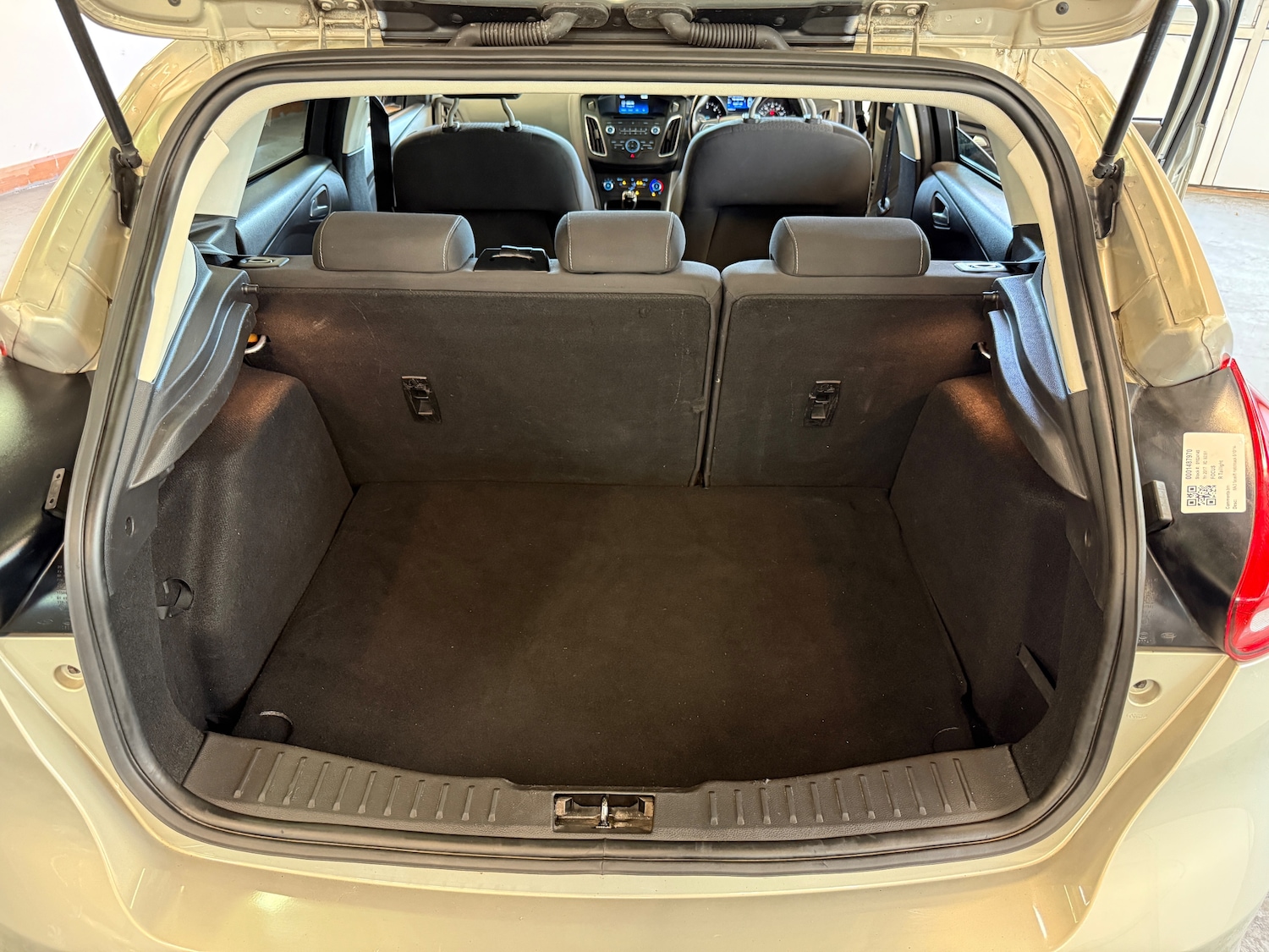 Used Ford Focus 2015 for sale - 75639201: Photo 30