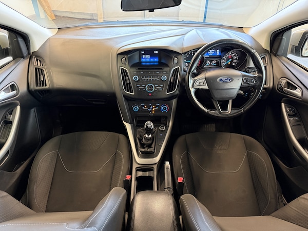 Used Ford Focus 2015 for sale - 75639201: Photo 4