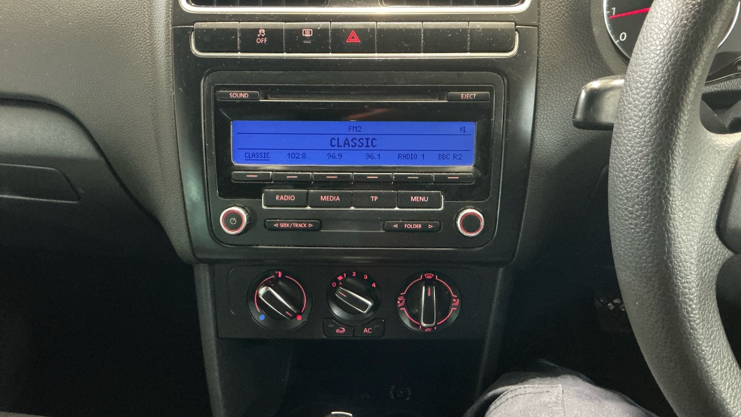 Used Volkswagen Polo 2011 for sale - 77563642: Photo 6