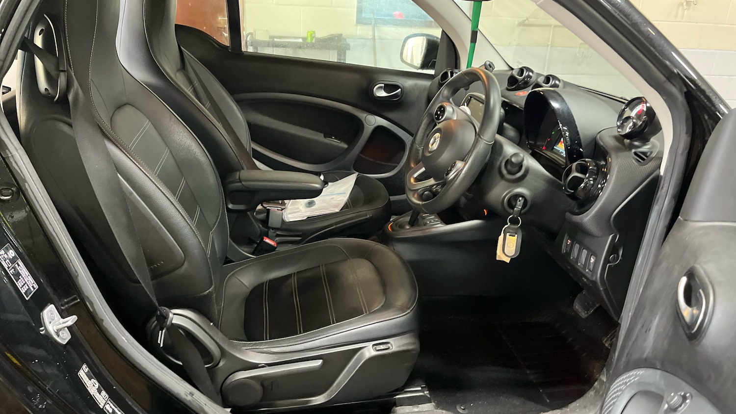 Used smart fortwo 2021 for sale - 78098402: Photo 3