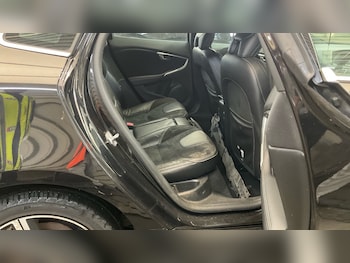 Used Volvo V40 2017 for sale - 77061739: Photo