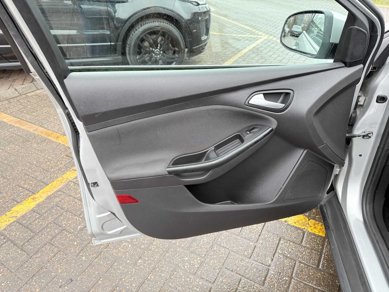 Used Ford Focus 2014 for sale - 76961901: Photo 35