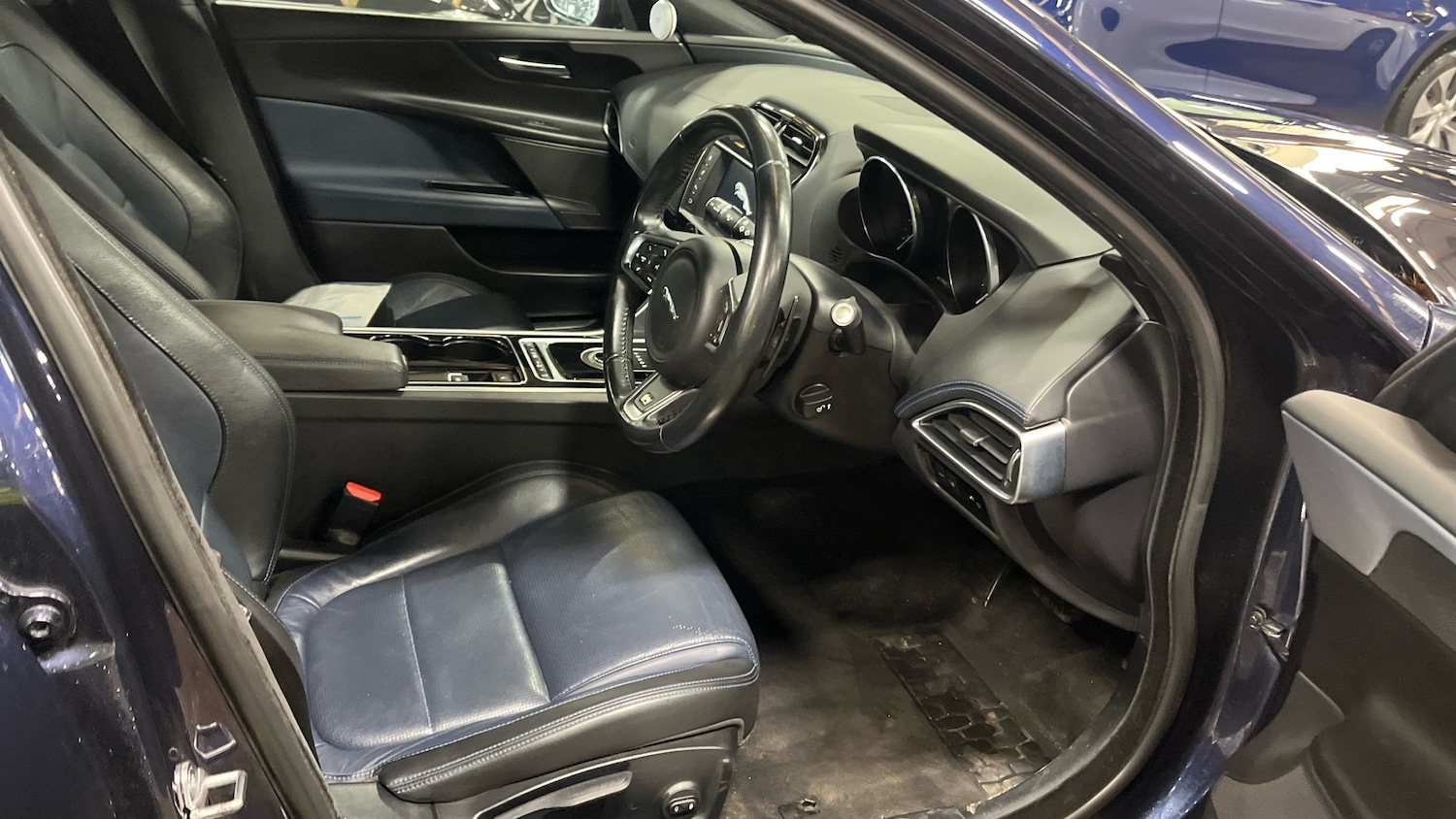 Used Jaguar XE 2017 for sale - 78016006: Photo 3