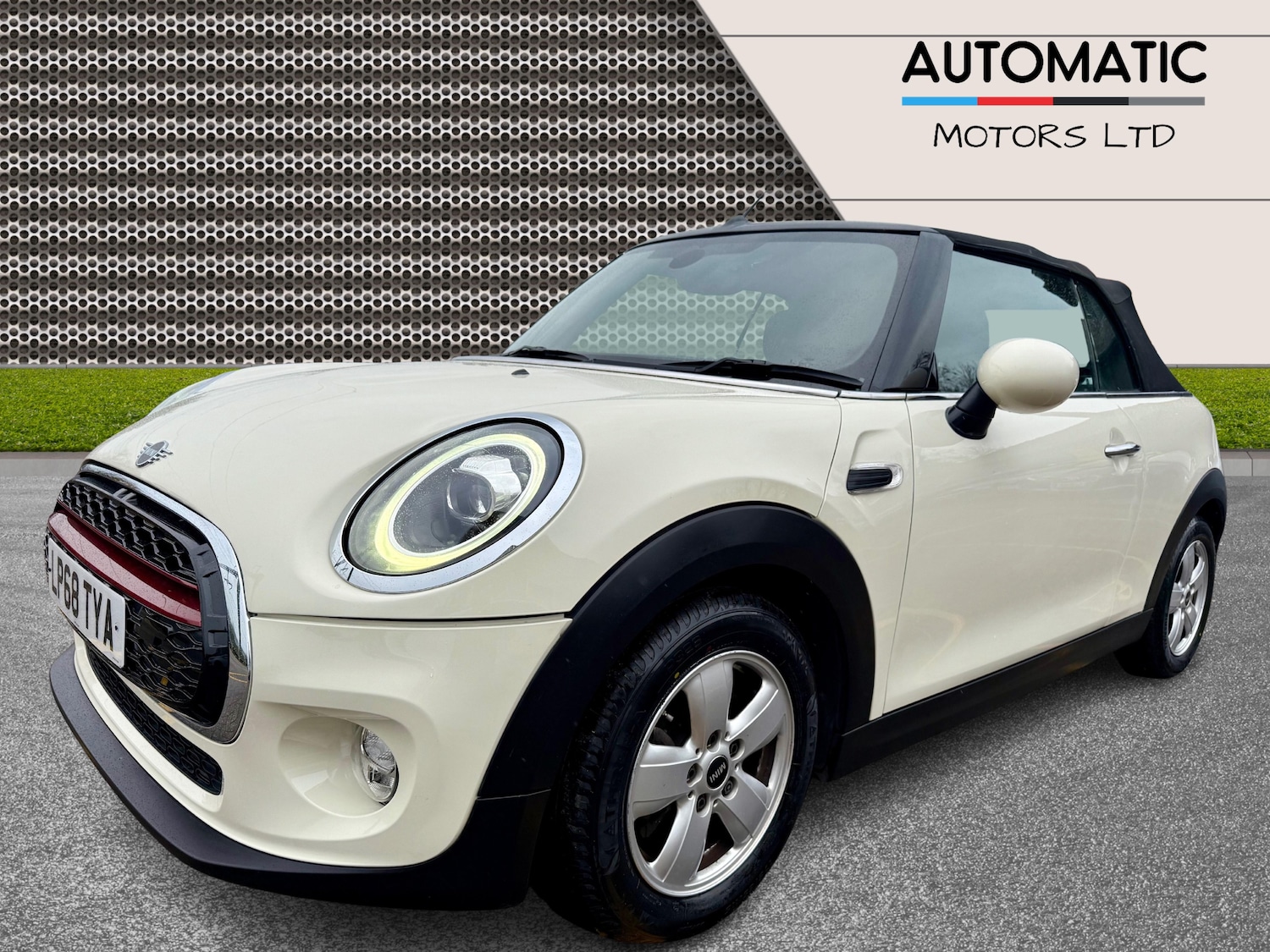 Used MINI Convertible 2018 for sale - 76883951: Photo 13