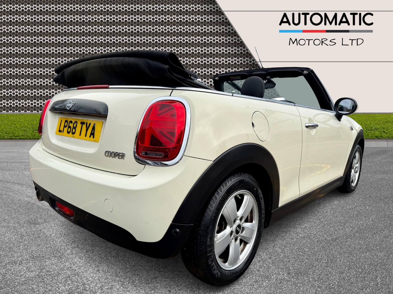 Used MINI Convertible 2018 for sale - 76883951: Photo 14