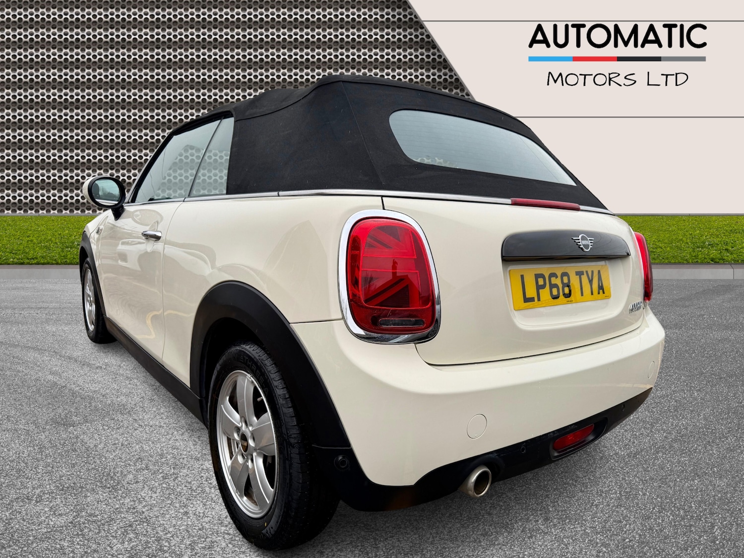 Used MINI Convertible 2018 for sale - 76883951: Photo 16