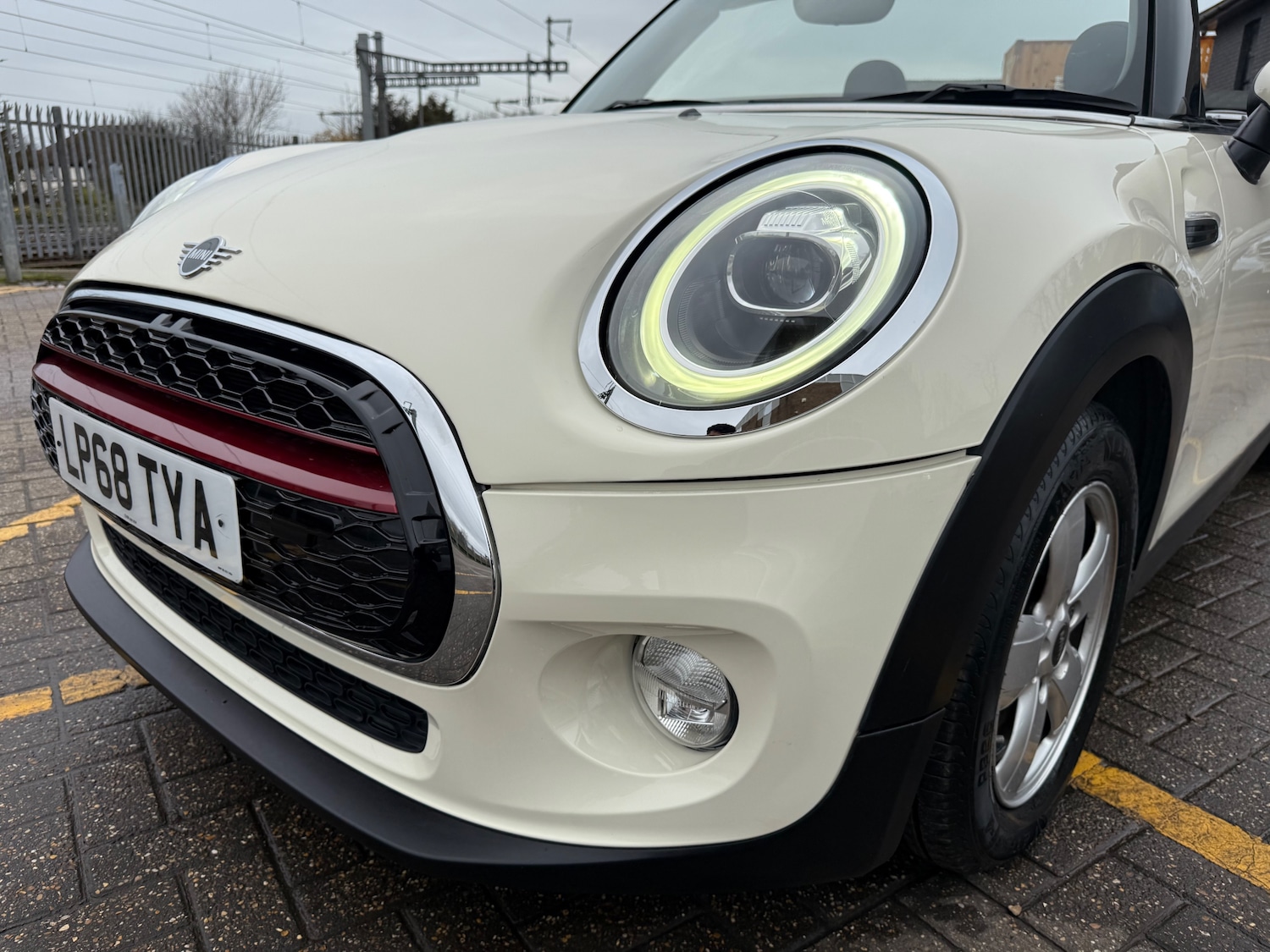 Used MINI Convertible 2018 for sale - 76883951: Photo 22