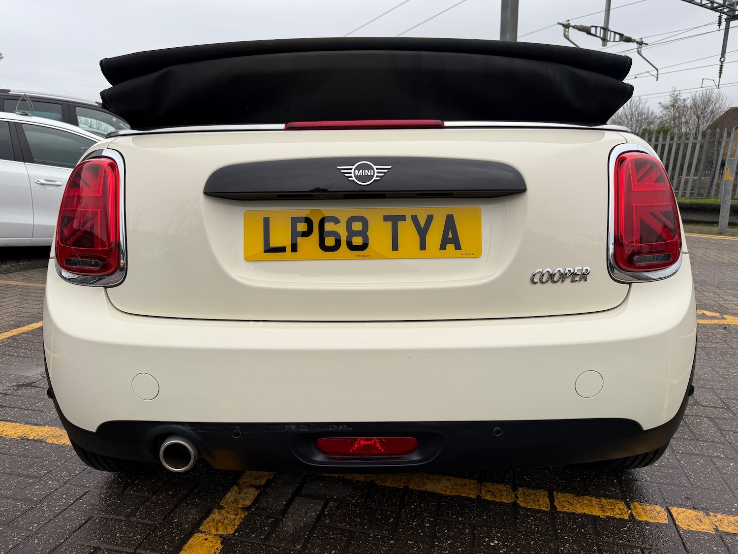 Used MINI Convertible 2018 for sale - 76883951: Photo 24