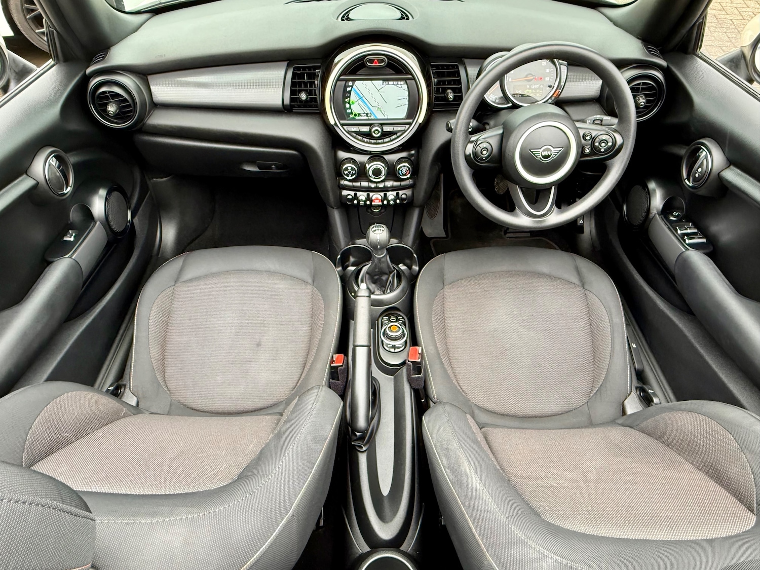 Used MINI Convertible 2018 for sale - 76883951: Photo 3