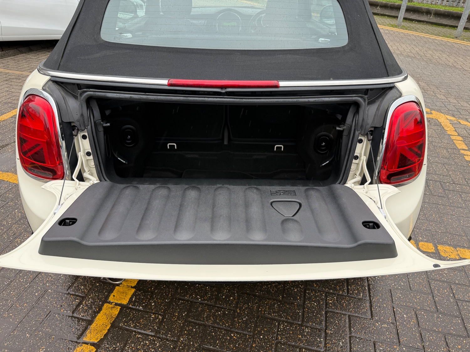 Used MINI Convertible 2018 for sale - 76883951: Photo 36