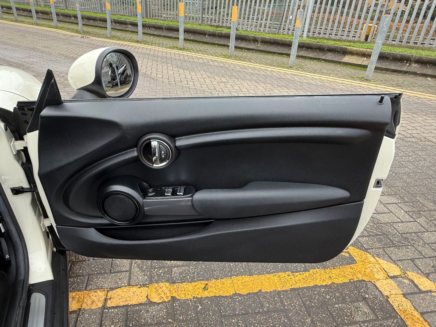 Used MINI Convertible 2018 for sale - 76883951: Photo 37