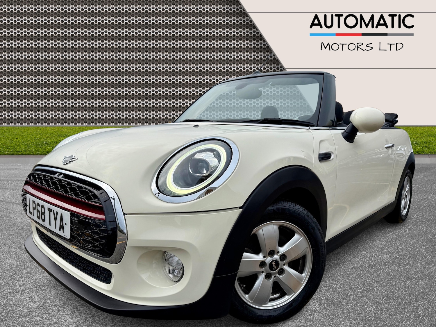 Used MINI Convertible 2018 for sale - 76883951: Photo 4