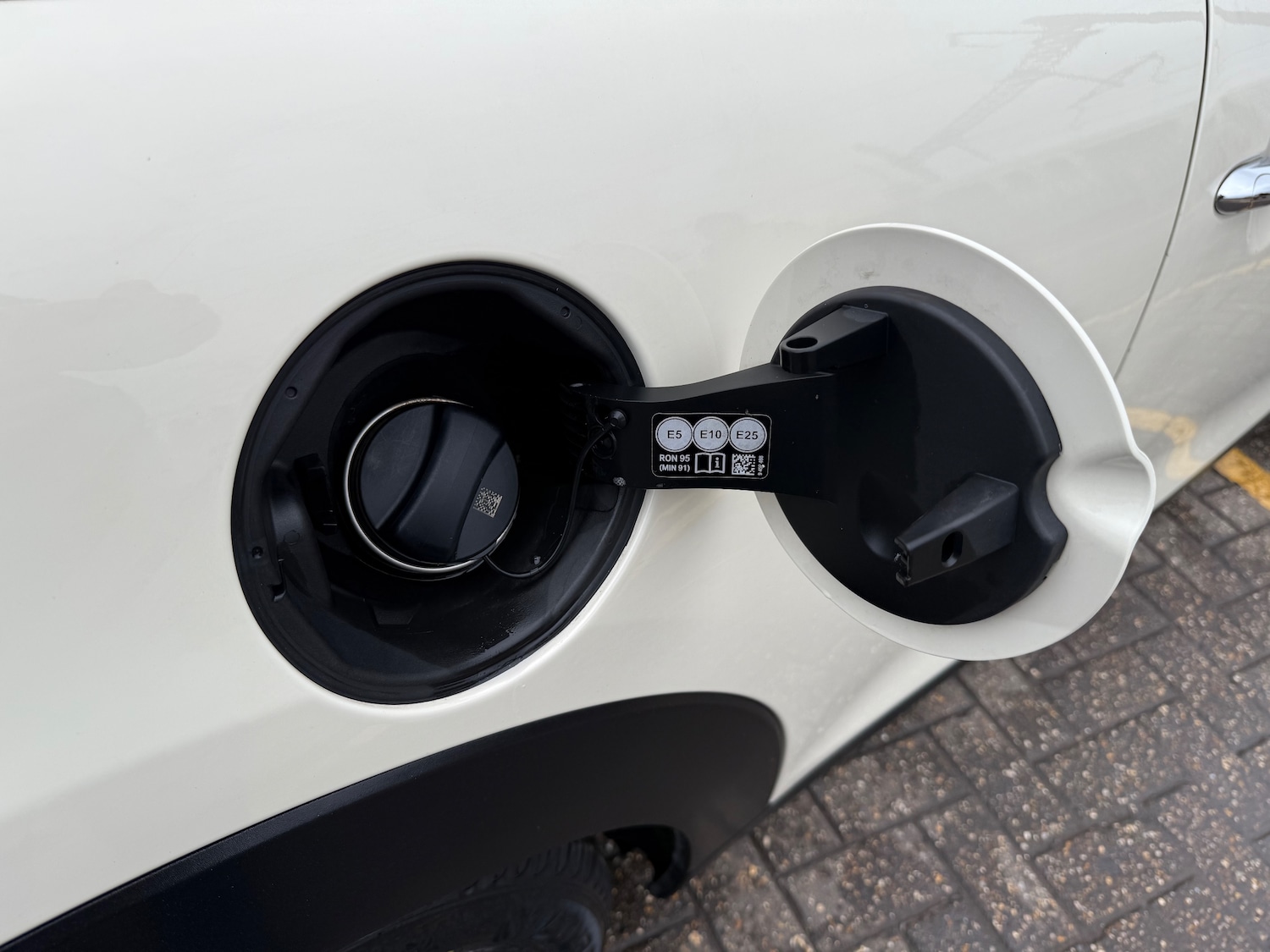 Used MINI Convertible 2018 for sale - 76883951: Photo 44