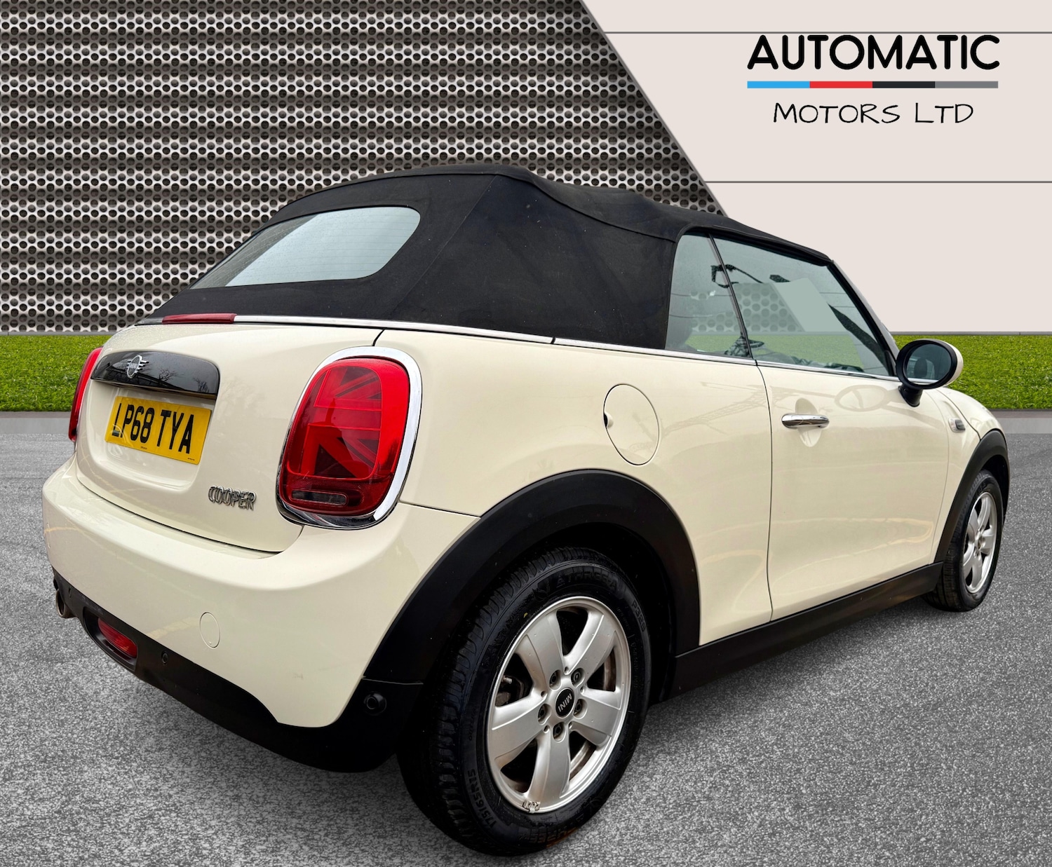 Used MINI Convertible 2018 for sale - 76883951: Photo 5