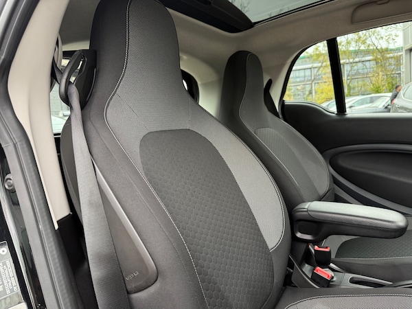 Used smart fortwo 2022 for sale - 76313817: Photo 25