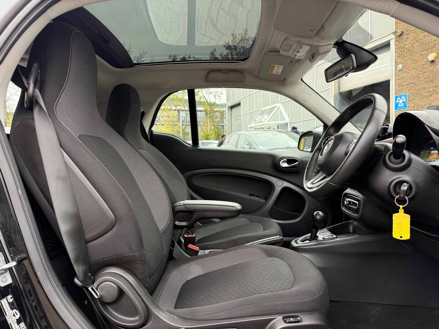 Used smart fortwo 2022 for sale - 76313817: Photo 27