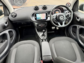 Used smart fortwo 2022 for sale - 76313817: Photo