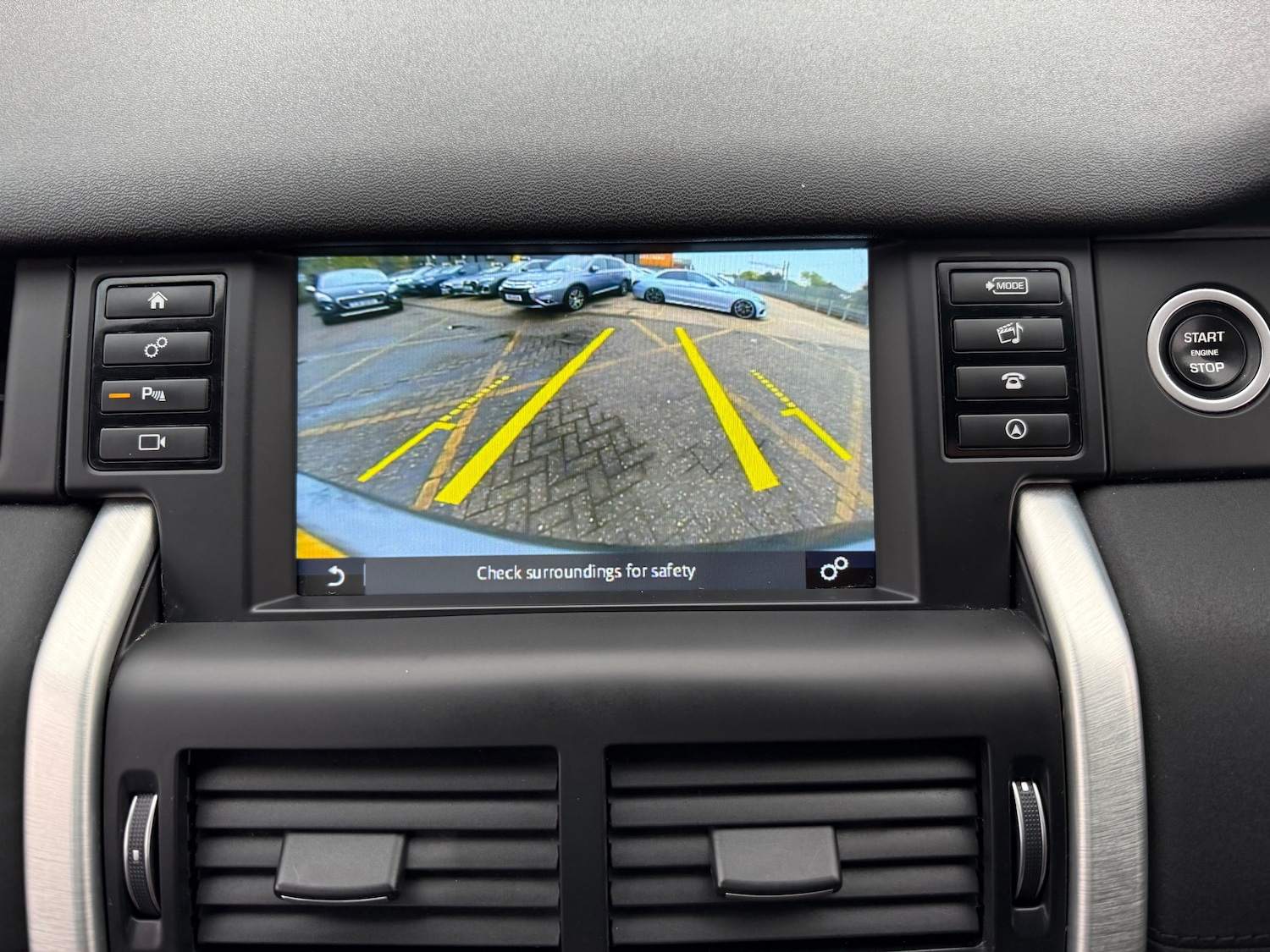 Used Land Rover Discovery Sport 2017 for sale - 76305282: Photo 10