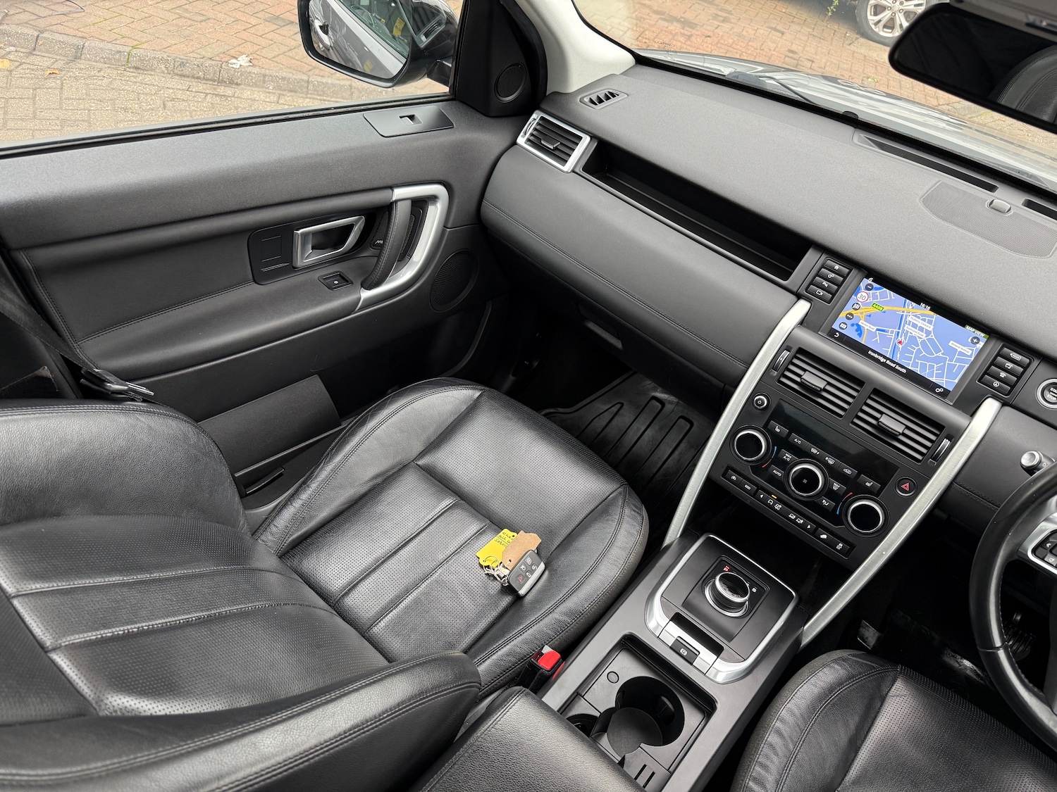 Used Land Rover Discovery Sport 2017 for sale - 76305282: Photo 13