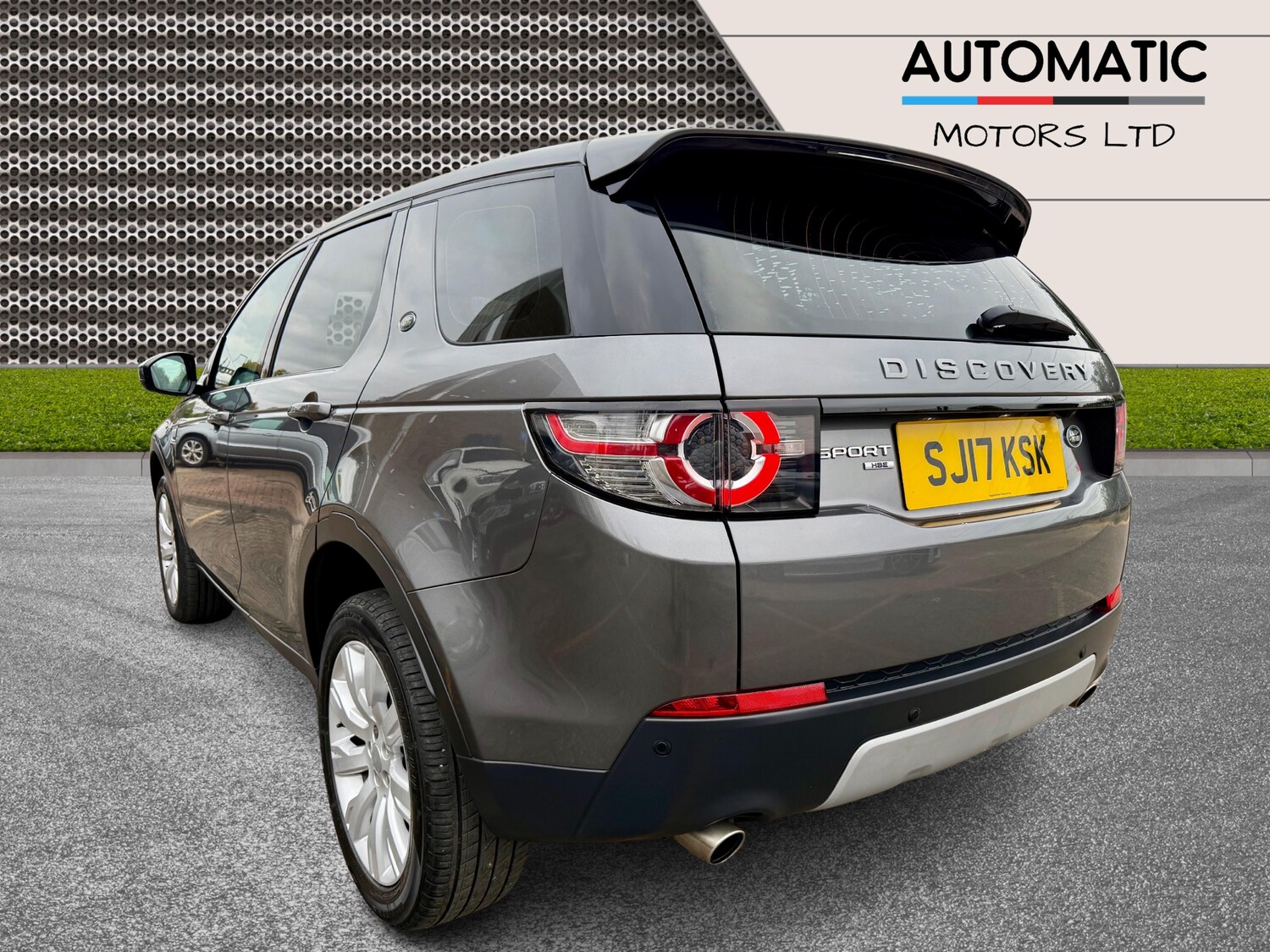 Used Land Rover Discovery Sport 2017 for sale - 76305282: Photo 2