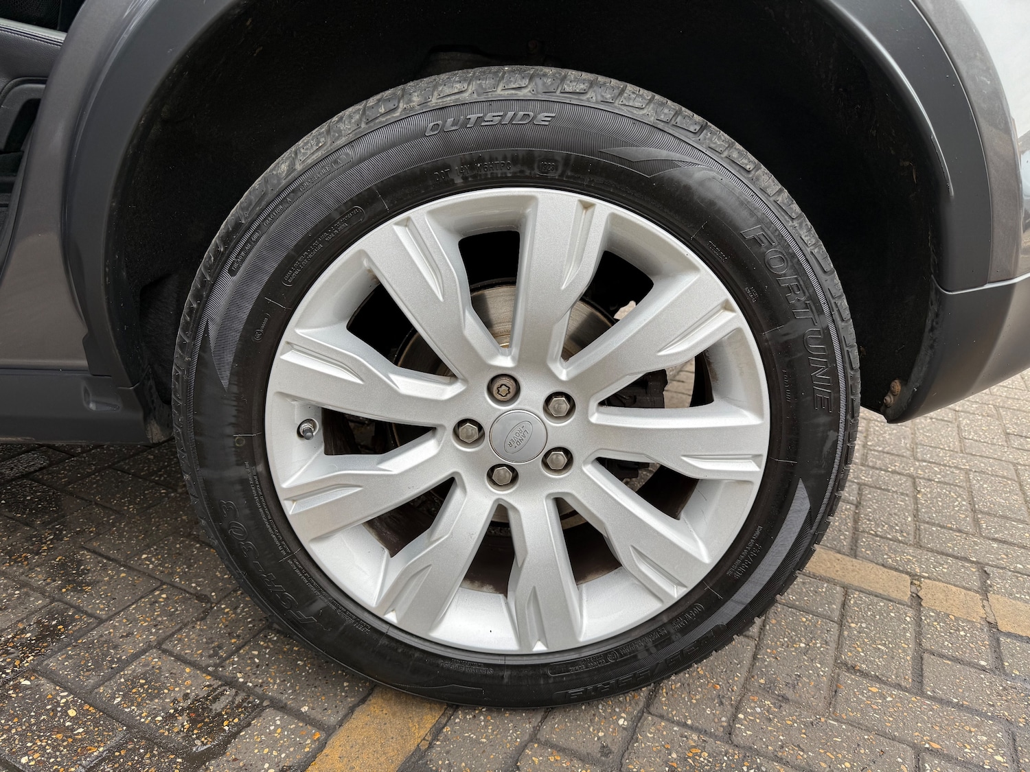 Used Land Rover Discovery Sport 2017 for sale - 76305282: Photo 29