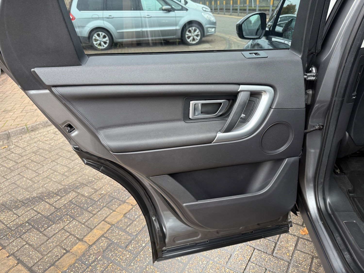 Used Land Rover Discovery Sport 2017 for sale - 76305282: Photo 30