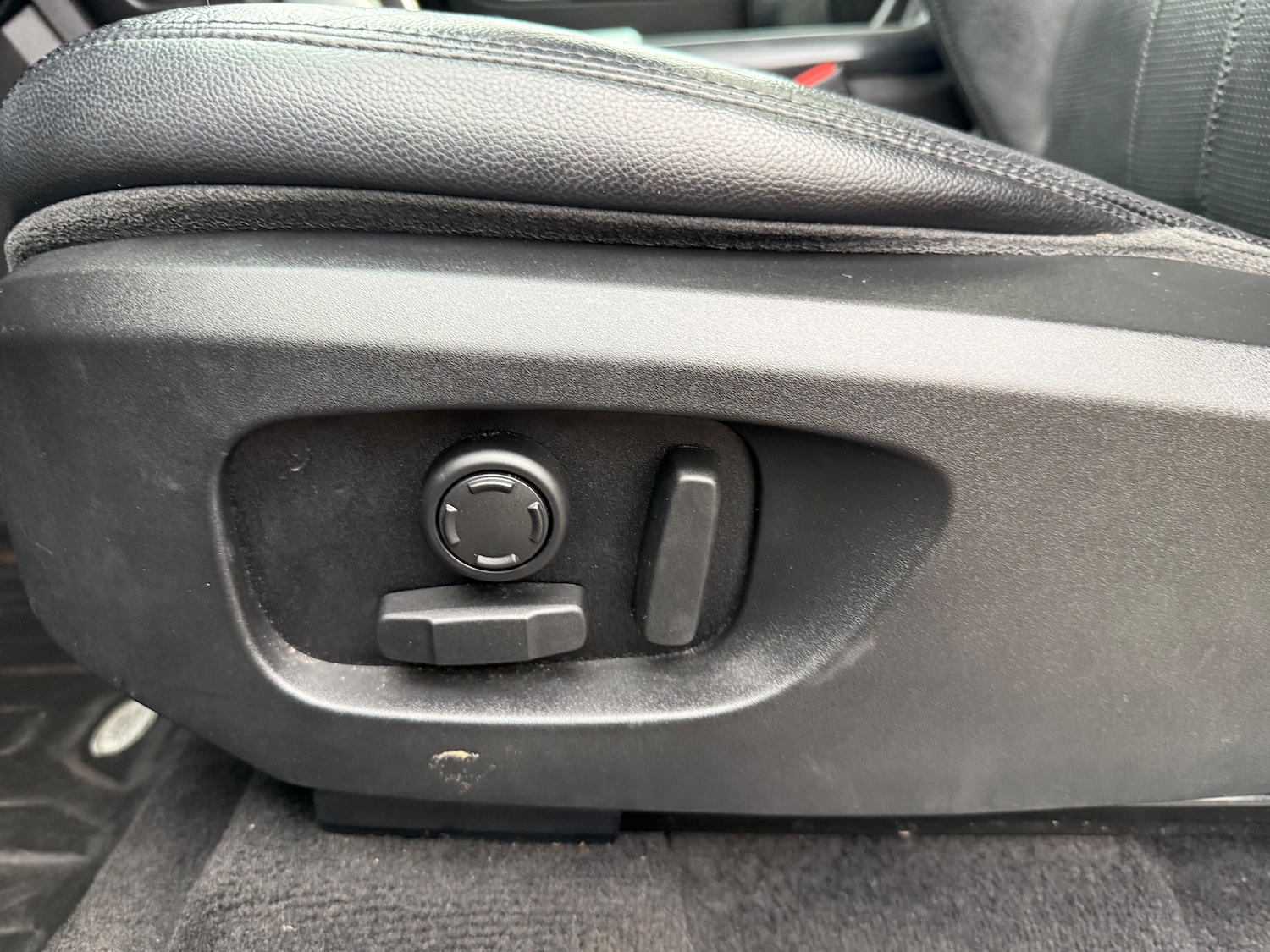 Used Land Rover Discovery Sport 2017 for sale - 76305282: Photo 35