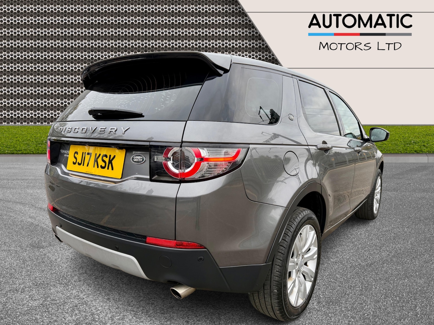Used Land Rover Discovery Sport 2017 for sale - 76305282: Photo 5