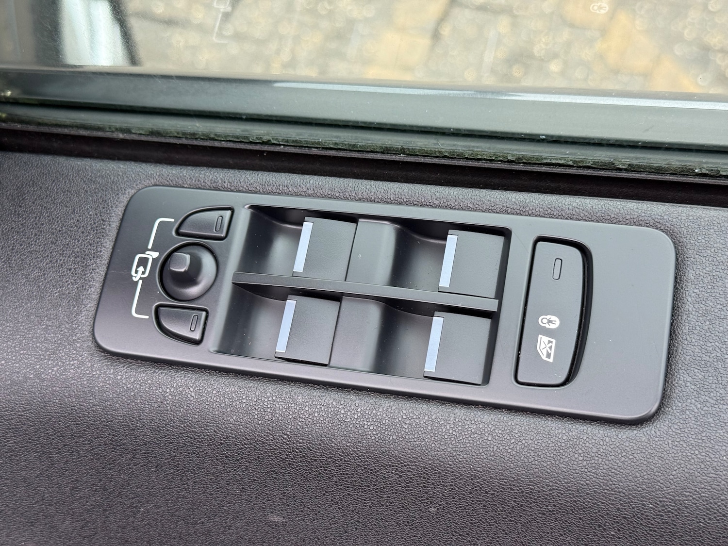 Used Land Rover Discovery Sport 2017 for sale - 76305282: Photo 50