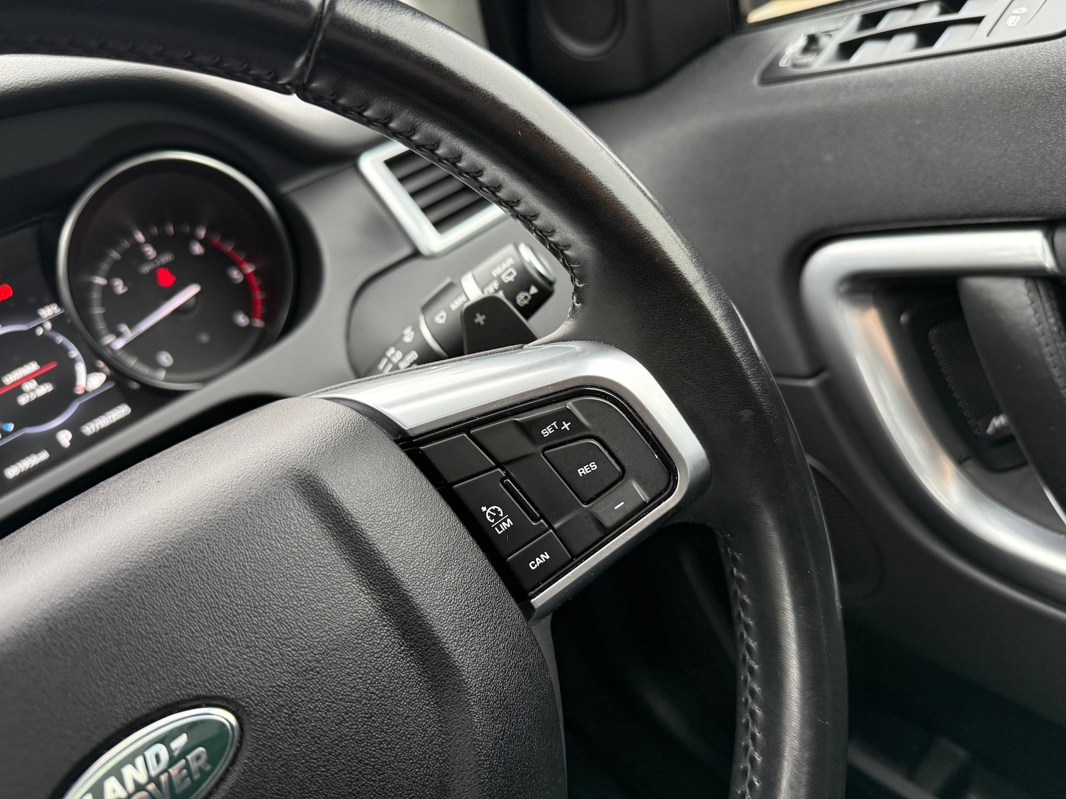 Used Land Rover Discovery Sport 2017 for sale - 76305282: Photo 64