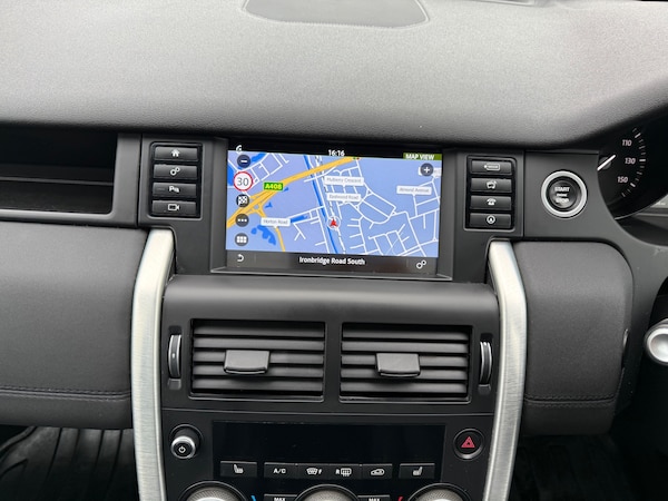 Used Land Rover Discovery Sport 2017 for sale - 76305282: Photo 6