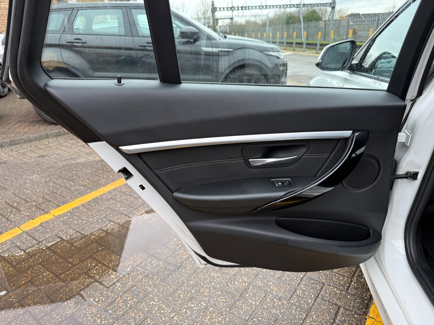 Used BMW 3 Series 2017 for sale - 76362288: Photo 30