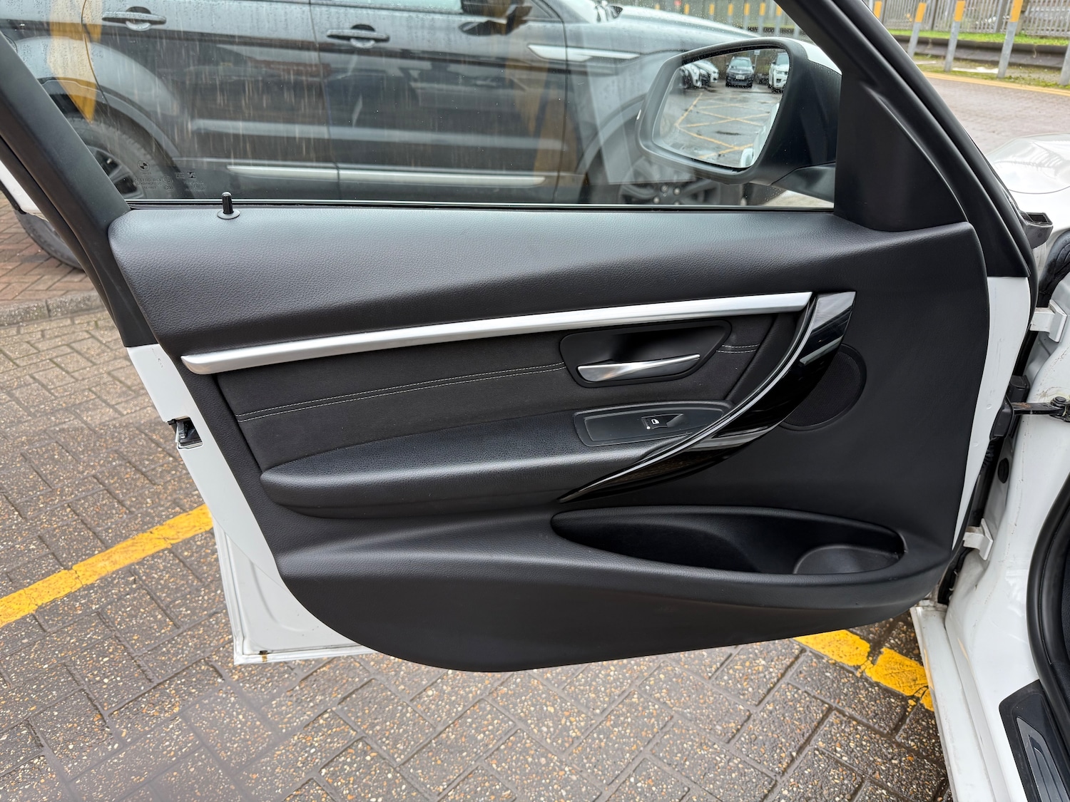 Used BMW 3 Series 2017 for sale - 76362288: Photo 34