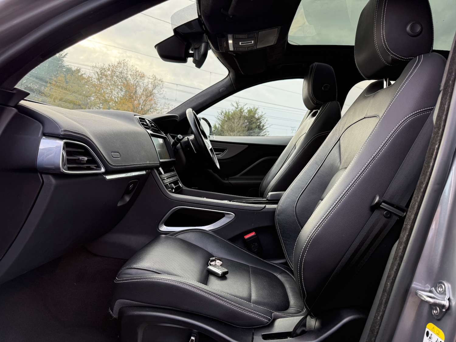 Used Jaguar F-Pace 2019 for sale - 76842326: Photo 21