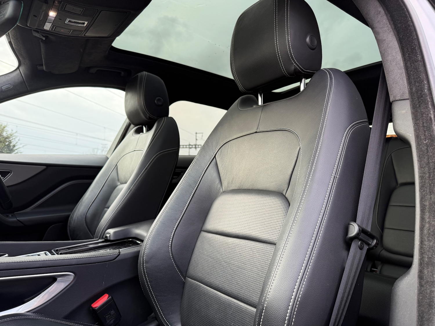 Used Jaguar F-Pace 2019 for sale - 76842326: Photo 22