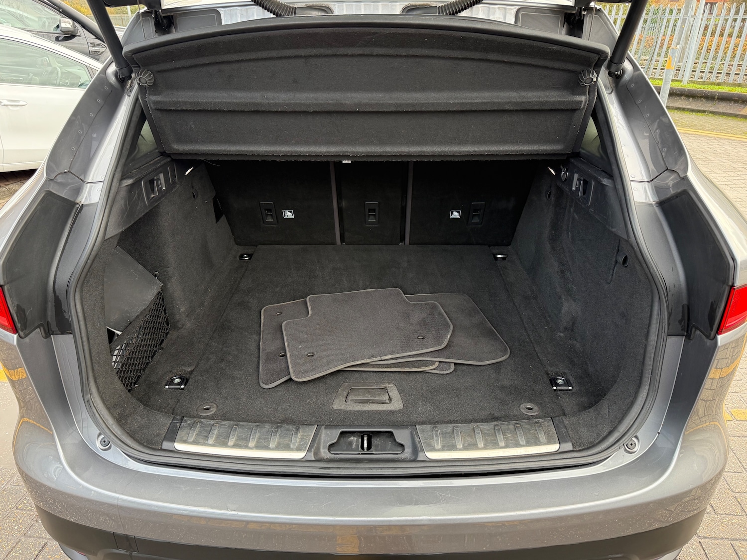 Used Jaguar F-Pace 2019 for sale - 76842326: Photo 28