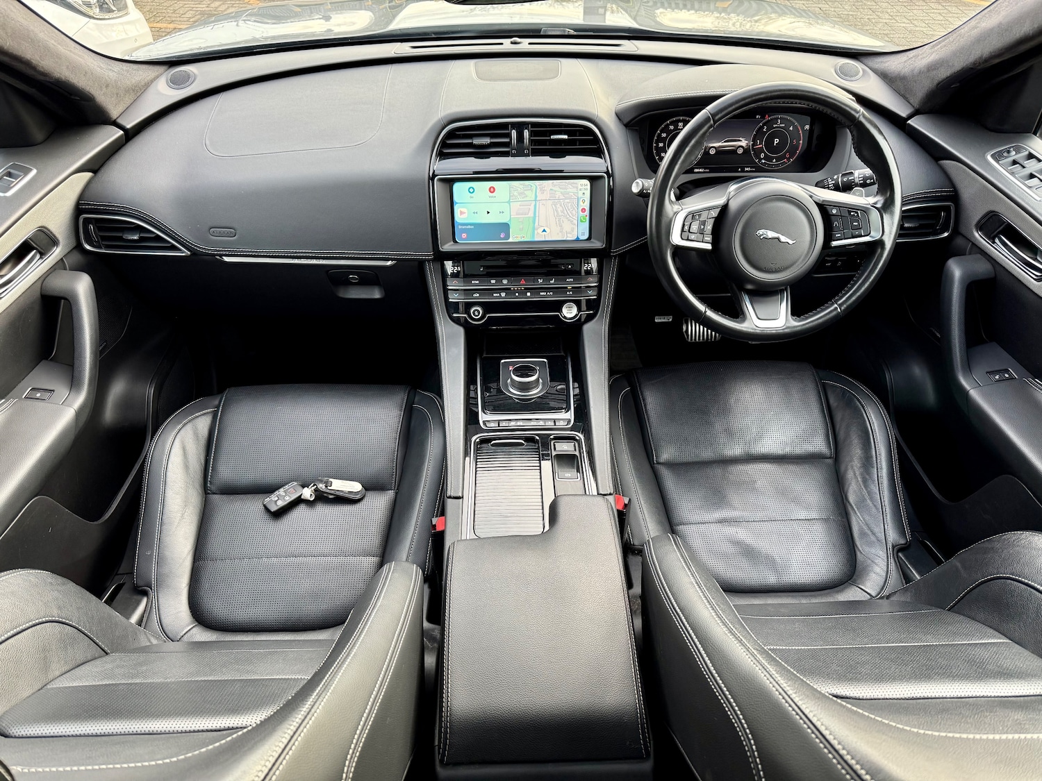 Used Jaguar F-Pace 2019 for sale - 76842326: Photo 3